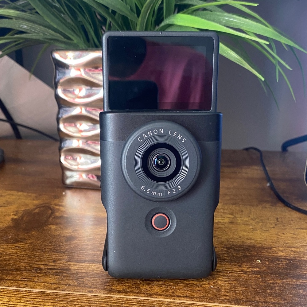 Canon PowerShot V10 Compact Vlogging Camera - Black